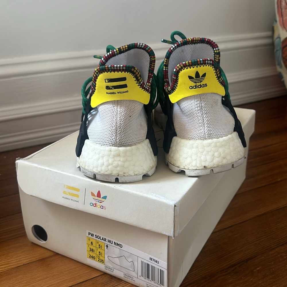 Adidas - Picture 2 of 6